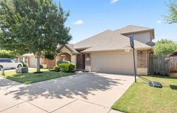 624 Hutchins Drive, Crowley, TX 76036