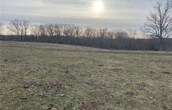 Three Creek Road, Preston, MO 65732