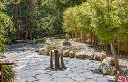 1064 Meadows End Dr, Calabasas, CA 91302