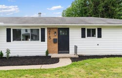 215 Stockbridge Road, Columbus, OH 43207