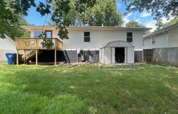 1811 VALLEY Drive, Davenport, IA 52806