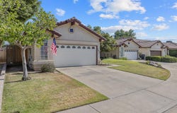4025 W Hemlock Court, Visalia, CA 93277