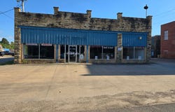 30 E Walnut, Paris, AR 72855
