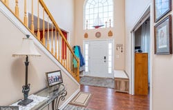 124 CHANDLERS GLEN Drive, BUNKER HILL, WV 25413