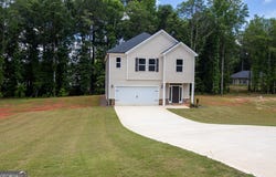 215 Davis Lake, Thomaston, GA 30286