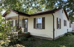 424 W Park Street, Seymour, MO 65746