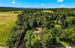 7812 Stagecoach Rd, Whitesburg, TN 37891