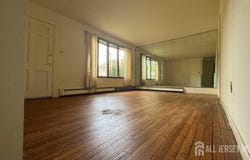 212 Middlesex Avenue, Iselin, NJ 08830