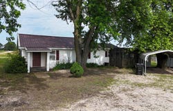 4317 P Road, Seymour, MO 65746