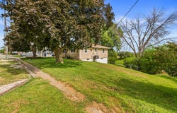 936 OAKLAND Avenue, OAKLAND, IA 51560