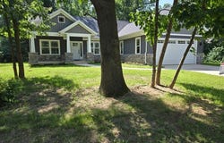 55521 Riverview Manor Drive, Elkhart, IN 46514