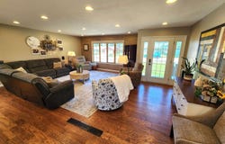1306 6th St., Hull, IA 51239
