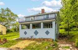 2513 Grove Rd, South Park, PA 15129