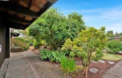953 N VAN DUYN ST, Eugene, OR 97401