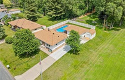1730 Atlantic Street, Maplewood, MN 55109