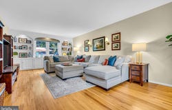 11 ROYAL OAK ROAD, LAWRENCEVILLE, NJ 08648