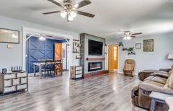 200 SW 9th St, Newton, KS 67114