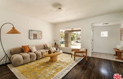 2331 S West View St, Los Angeles, CA 90016