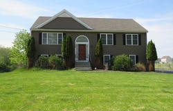 587 Tremont St, Taunton, MA 02780