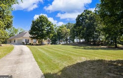 553 Bud Davis Road, Newnan, GA 30263