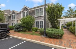 20 Narragansett Avenue, Narragansett, RI 02882