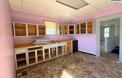 601 E 6th St, Hoisington, KS 67544