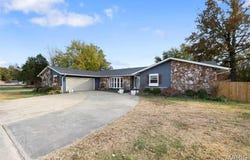 423 W Salcedo Road, Sikeston, MO 63801