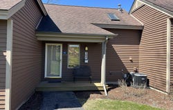 102 Walnut Hill, GALENA, IL 61036