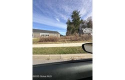 51 Vettura Court, Malta, NY 12020