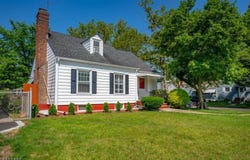 340 Hamilton St, Roselle Boro, NJ 07203-1638