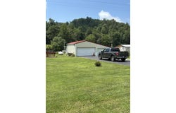 1183 Hwy 2027, Campton, KY 41301