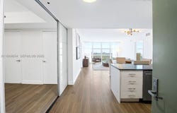 50 Biscayne Blvd, Miami, FL 33132
