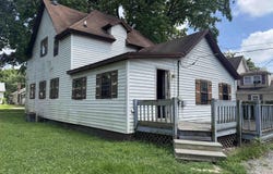 146 Clinmar Place, Centralia, IL 62801