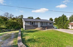27 Lillian Drive, St Charles, MO 63304