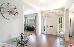895 S Bronson Ave, Los Angeles, CA 90005