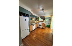 13067 Cedar Road, Cleveland Heights, OH 44118