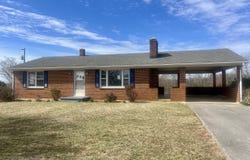 2811 Isle of Pines DR, Moneta, VA 24121
