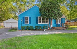 1015 County Road B2 W, Roseville, MN 55113