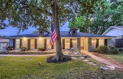 809 Wheelwood Drive, Hurst, TX 76053