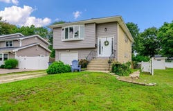 73 Cherokee Avenue, West Islip, NY 11795