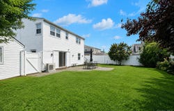 7 Swan Lane, Levittown, NY 11756