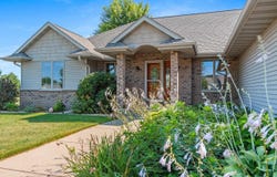 3561 GRAND MEADOWS Crossing, NEENAH, WI 54956