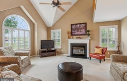 302 S BROOKSIDE DR, OXFORD, PA 19363