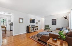 866 S Sheridan Circle, Olathe, KS 66061