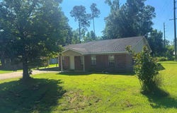 1704 Pine St, Flomaton, AL 36441