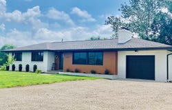 2501 Oak Hill Road, Evansville, IN 47711