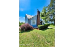 510 E Ash St, LaFollette, TN 37766