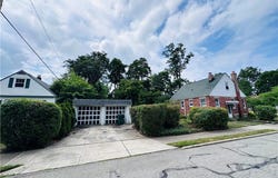 517 Fairway Boulevard, Willowick, OH 44095
