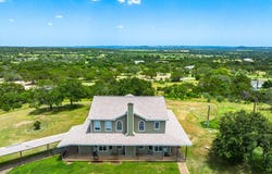 246 Willow Bend Rd, Center Point, TX 78010