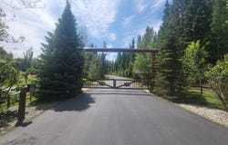 150 Ranch Rd, Naples, ID 83847